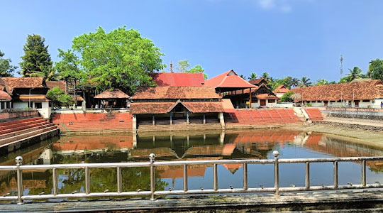 places to visit in alappuzha - Ambalapuzha Sree Krishna Swamy Temple