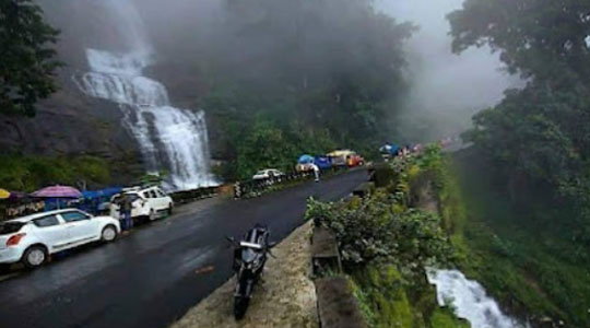 places to visit in Munnar - cheeyappara waterfalls